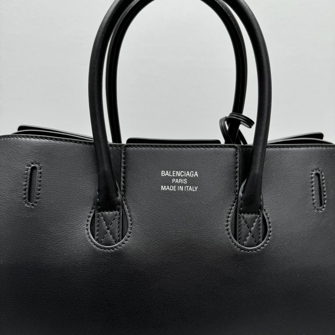 Balenciaga Bel Air Small Carry All Bag in black - DesignerGu