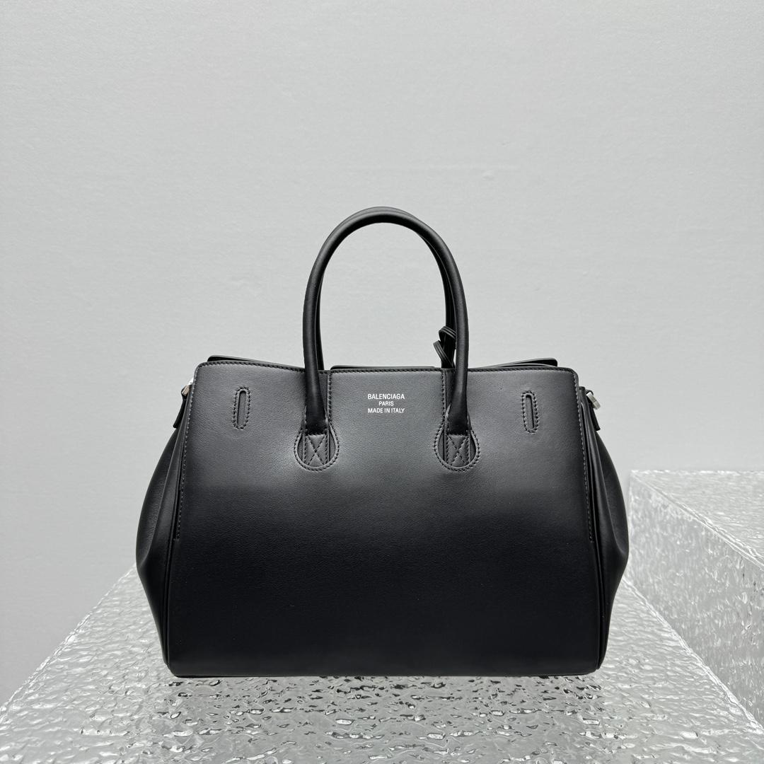 Balenciaga Bel Air Small Carry All Bag in black - DesignerGu