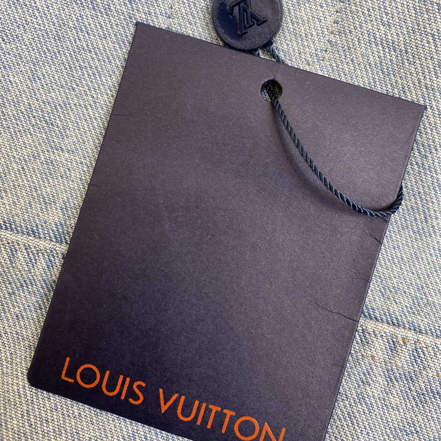 Louis Vuitton Short-Sleeved Denim Shirt  1AGJOP - DesignerGu