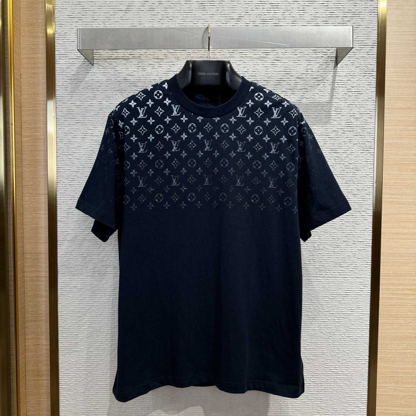 Louis Vuitton Monogram T-shirt - DesignerGu