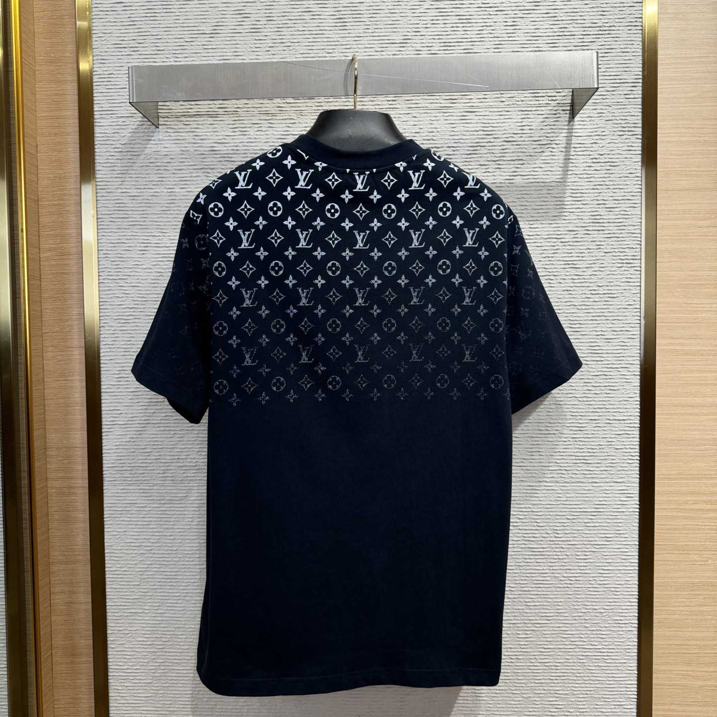 Louis Vuitton Monogram T-shirt - DesignerGu