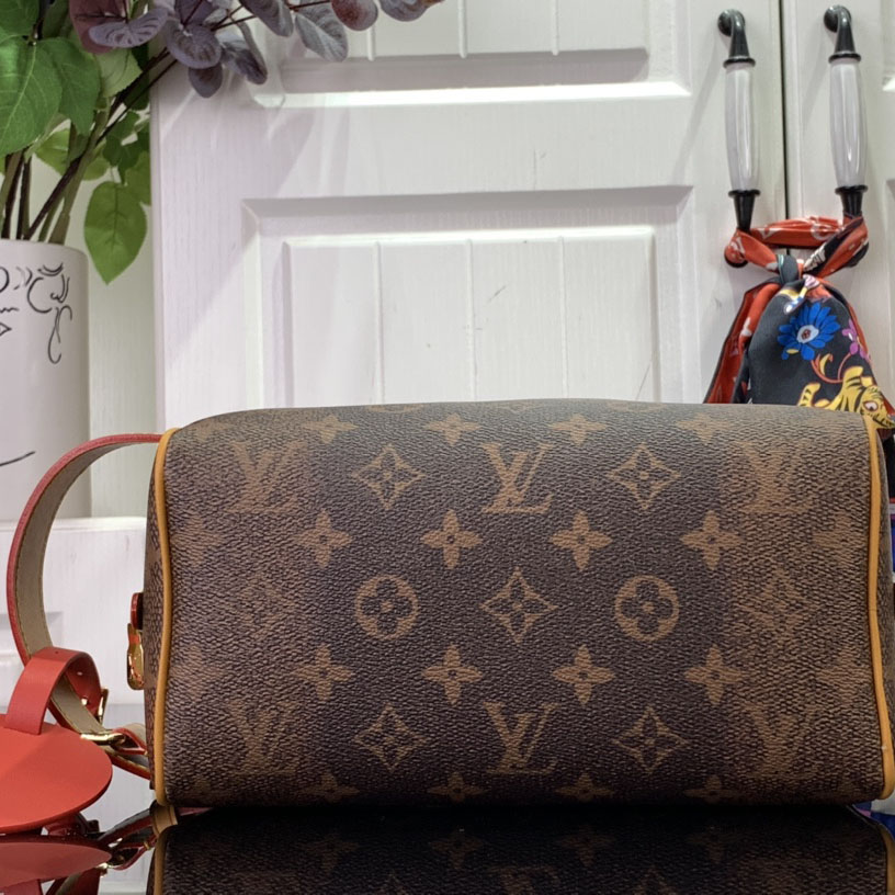 Louis Vuitton Locker Dopp Kit  M11765 - DesignerGu