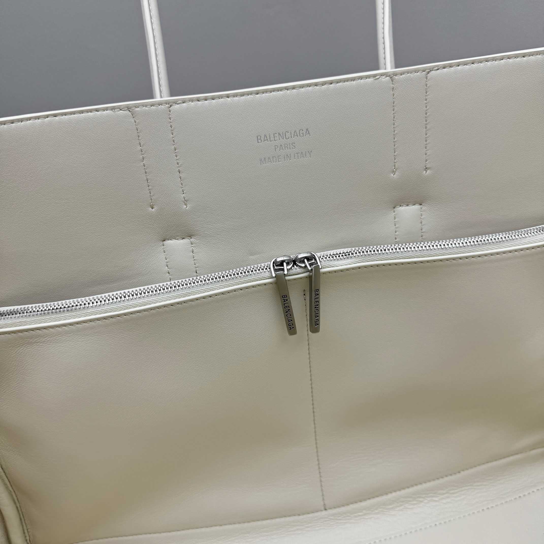 Balenciaga Bel Air Medium Carry All Bag In Soya - DesignerGu