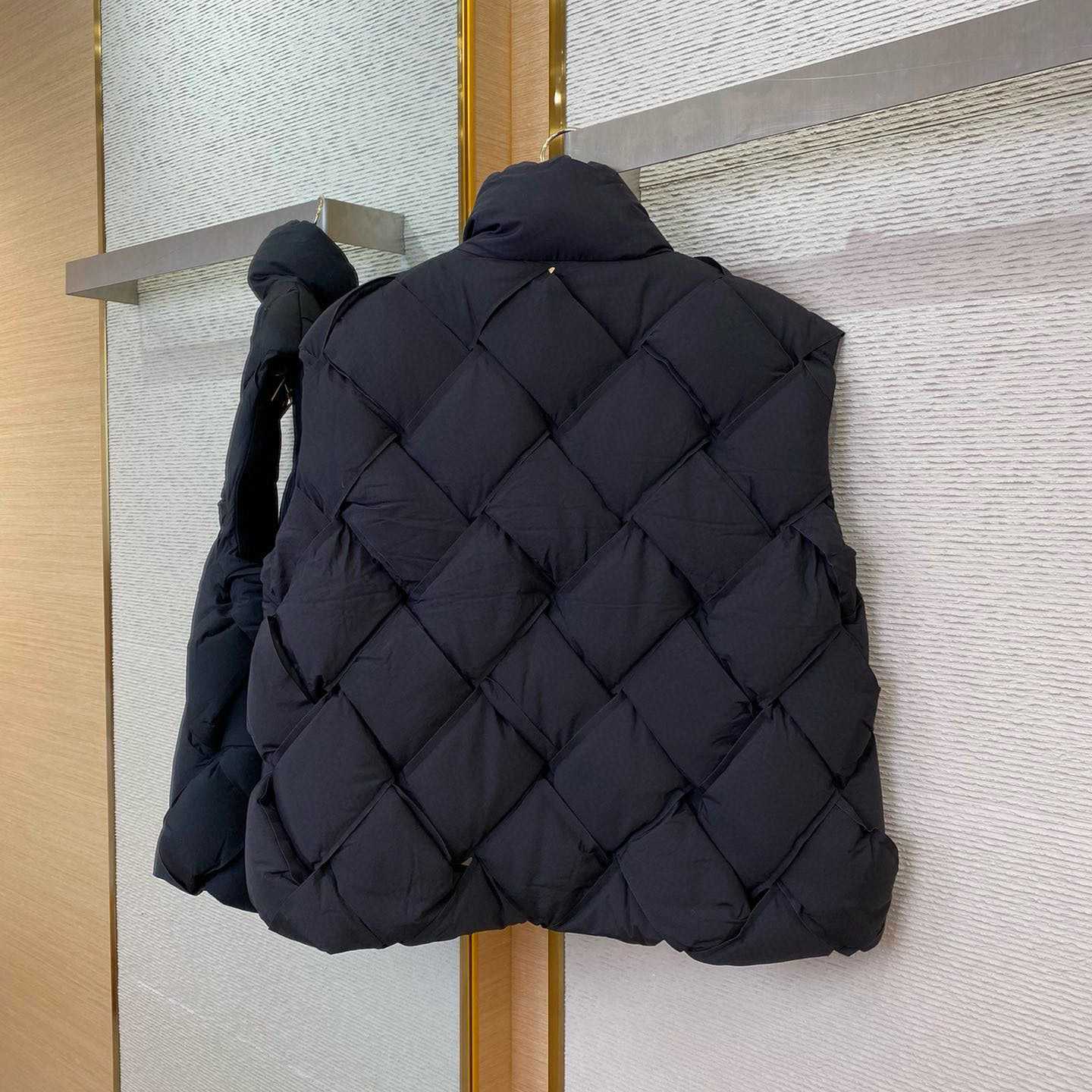 Bottega Veneta Puffer Vest - DesignerGu