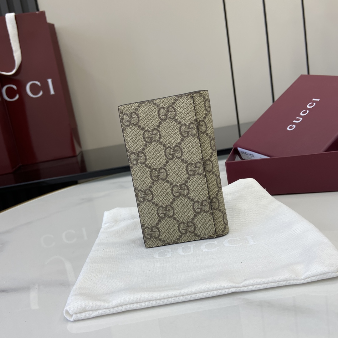 Gucci GG Emblem Bi-fold Card Case  - DesignerGu