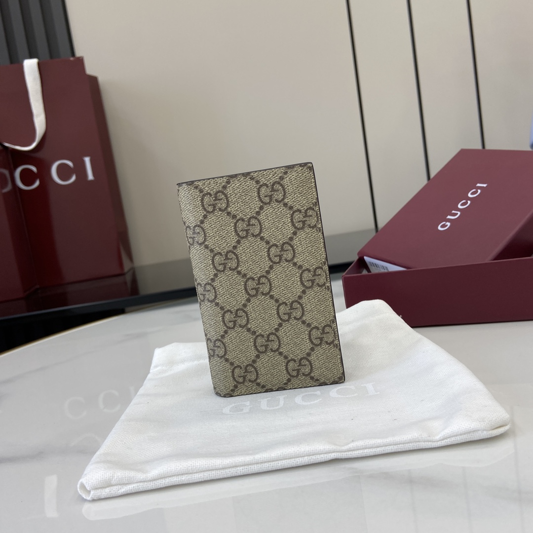 Gucci GG Emblem Bi-fold Card Case  - DesignerGu