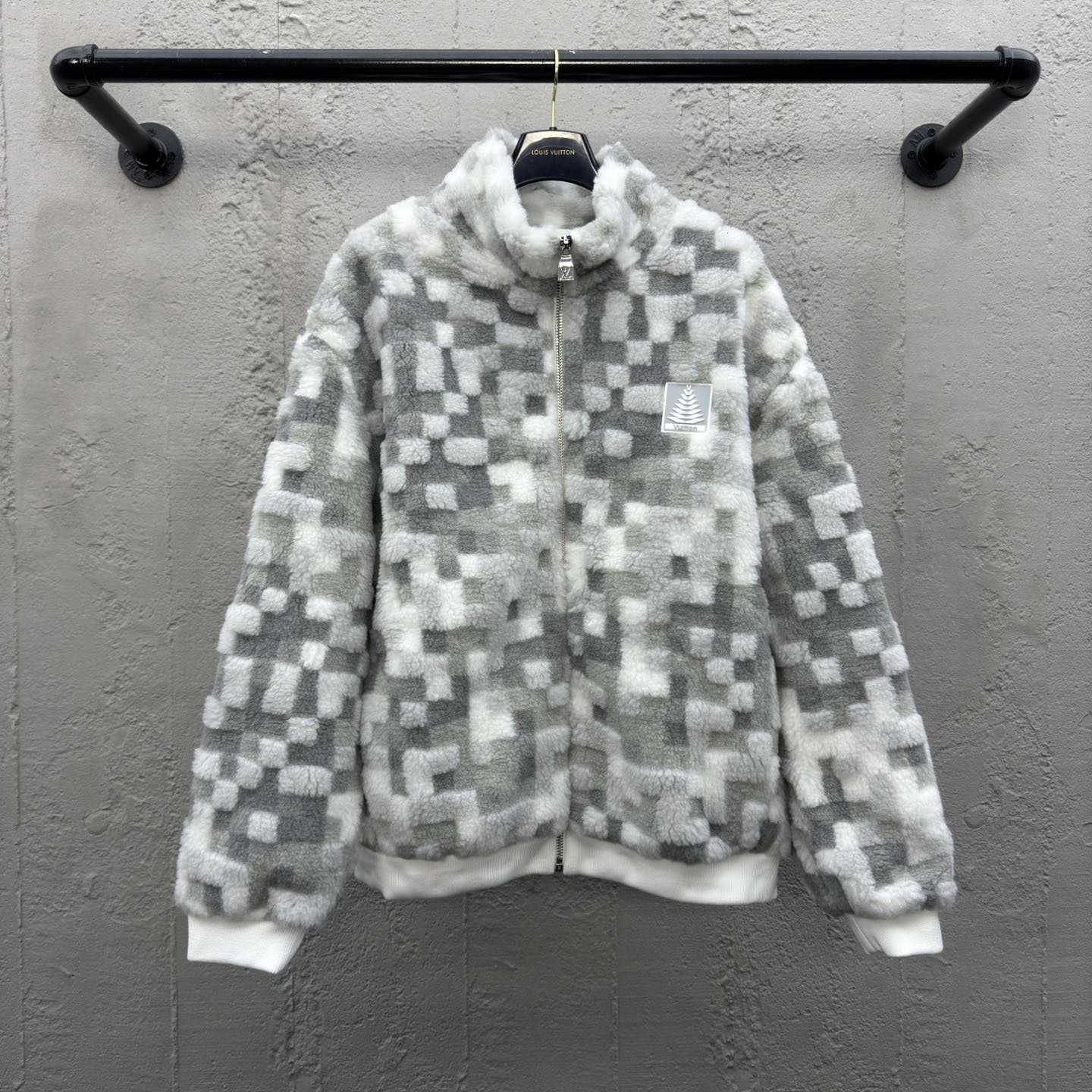 Louis Vuitton Fleece Blouson   1AGK16 - DesignerGu