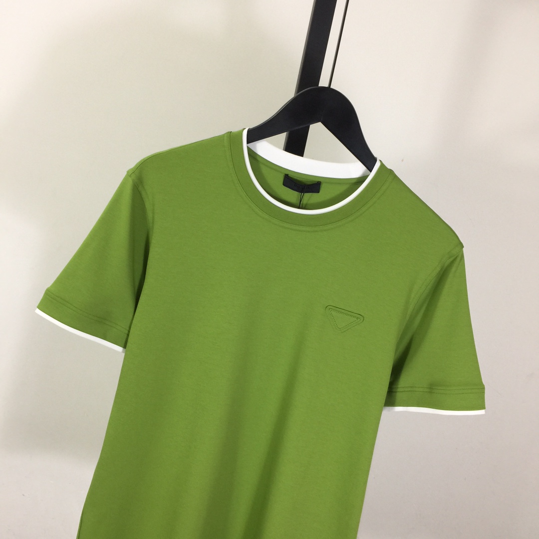 Prada Logo T-Shirt - DesignerGu