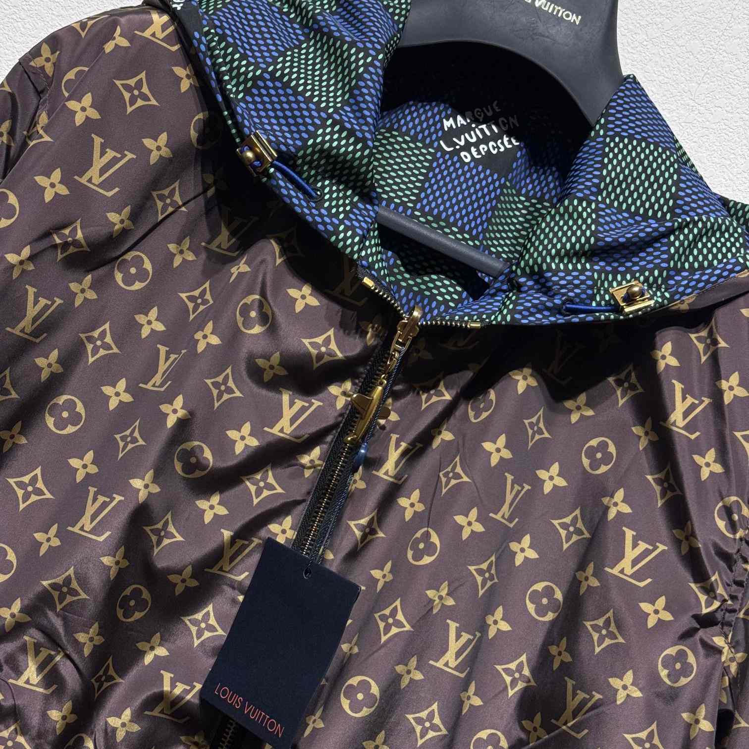 Louis Vuitton Damier Reversible Windbreaker    1AHBIW - DesignerGu