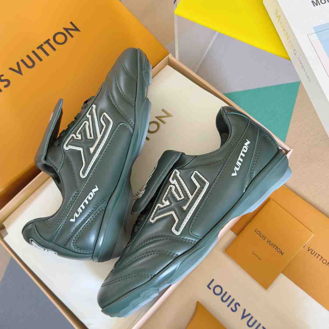 Louis Vuitton LV Footprint Soccer Sneaker   1AHDPP - DesignerGu