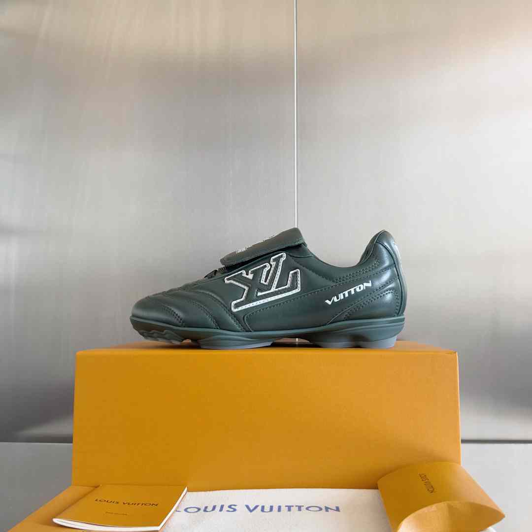 Louis Vuitton LV Footprint Soccer Sneaker   1AHDPP - DesignerGu