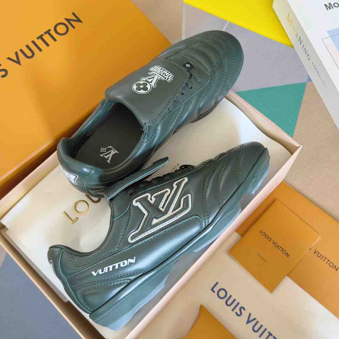 Louis Vuitton LV Footprint Soccer Sneaker   1AHDPP - DesignerGu