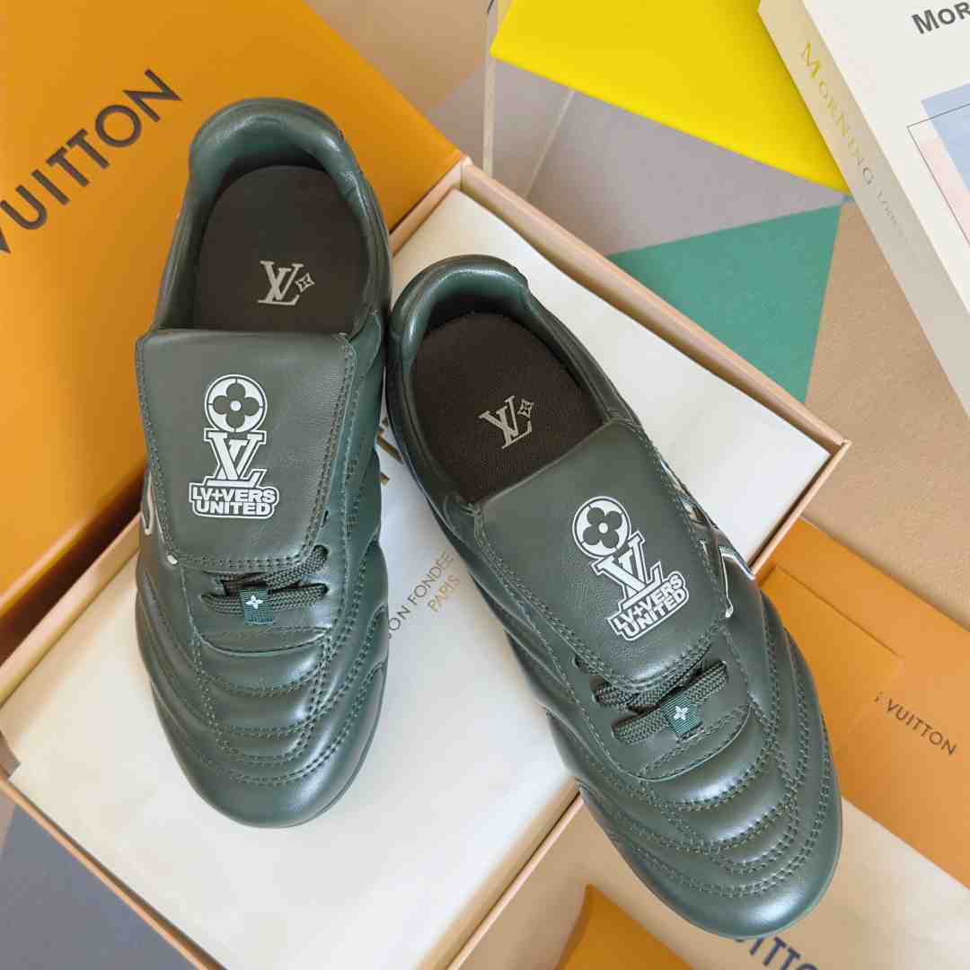 Louis Vuitton LV Footprint Soccer Sneaker   1AHDPP - DesignerGu