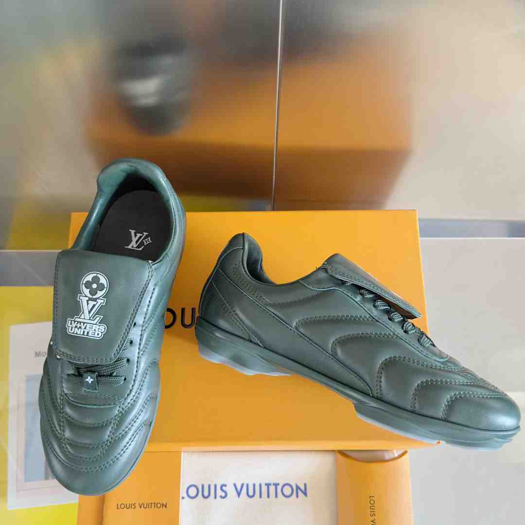 Louis Vuitton LV Footprint Soccer Sneaker   1AHDPP - DesignerGu