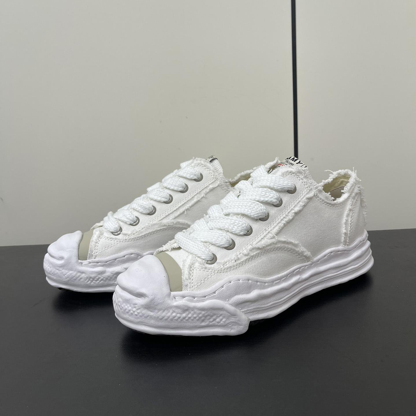 Maison Mihara Yasuhiro Low-Top Sneakers - DesignerGu