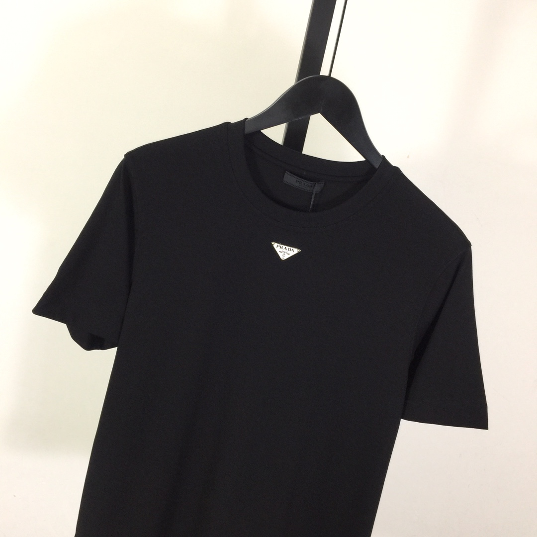 Prada Logo T-Shirt - DesignerGu