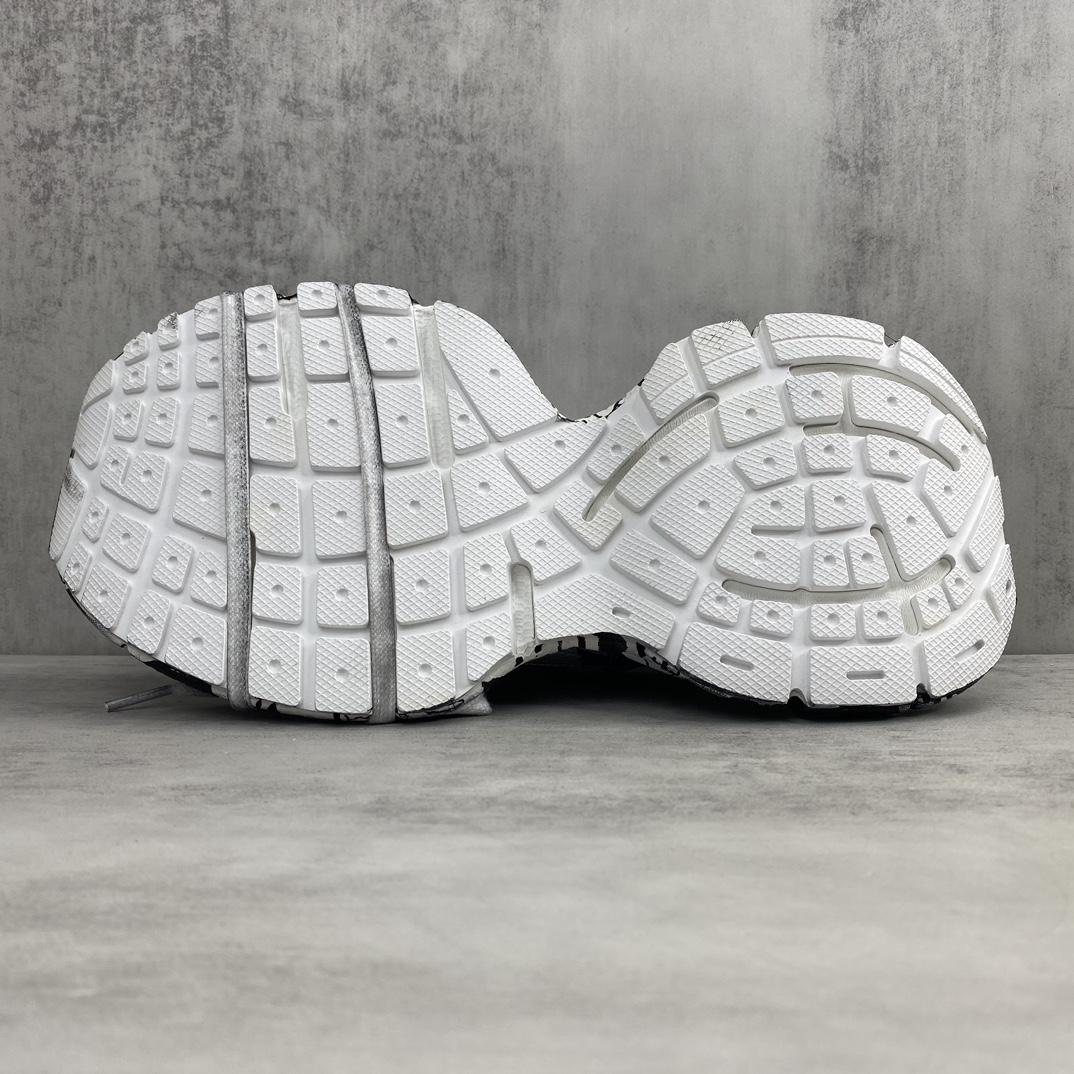 Balenciaga Track Graffiti Sneaker In White And Black Mesh And Nylon - DesignerGu