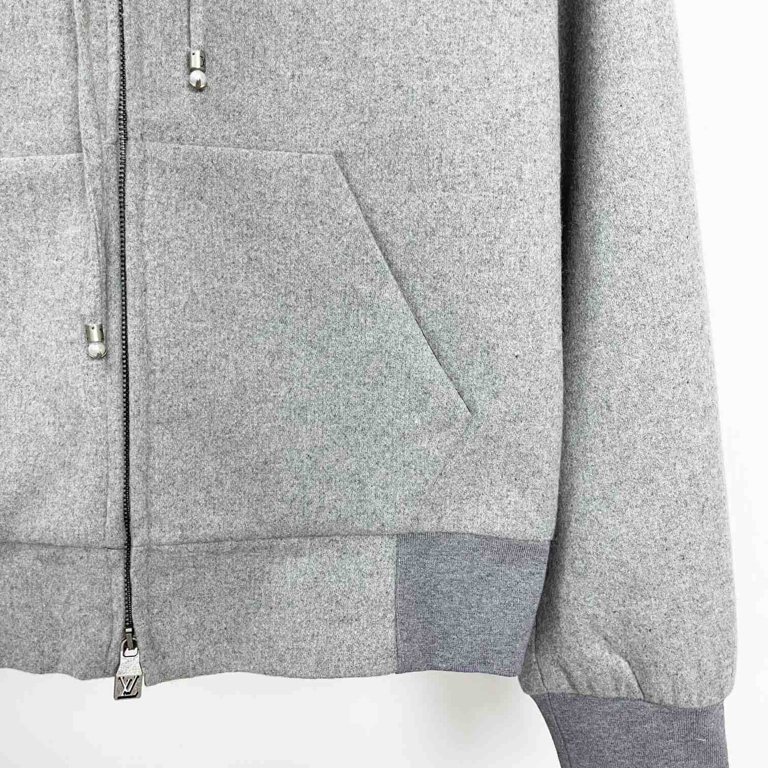 Louis Vuitton Tailored Technical Wool Hooded Blouson     1AFYBT - DesignerGu