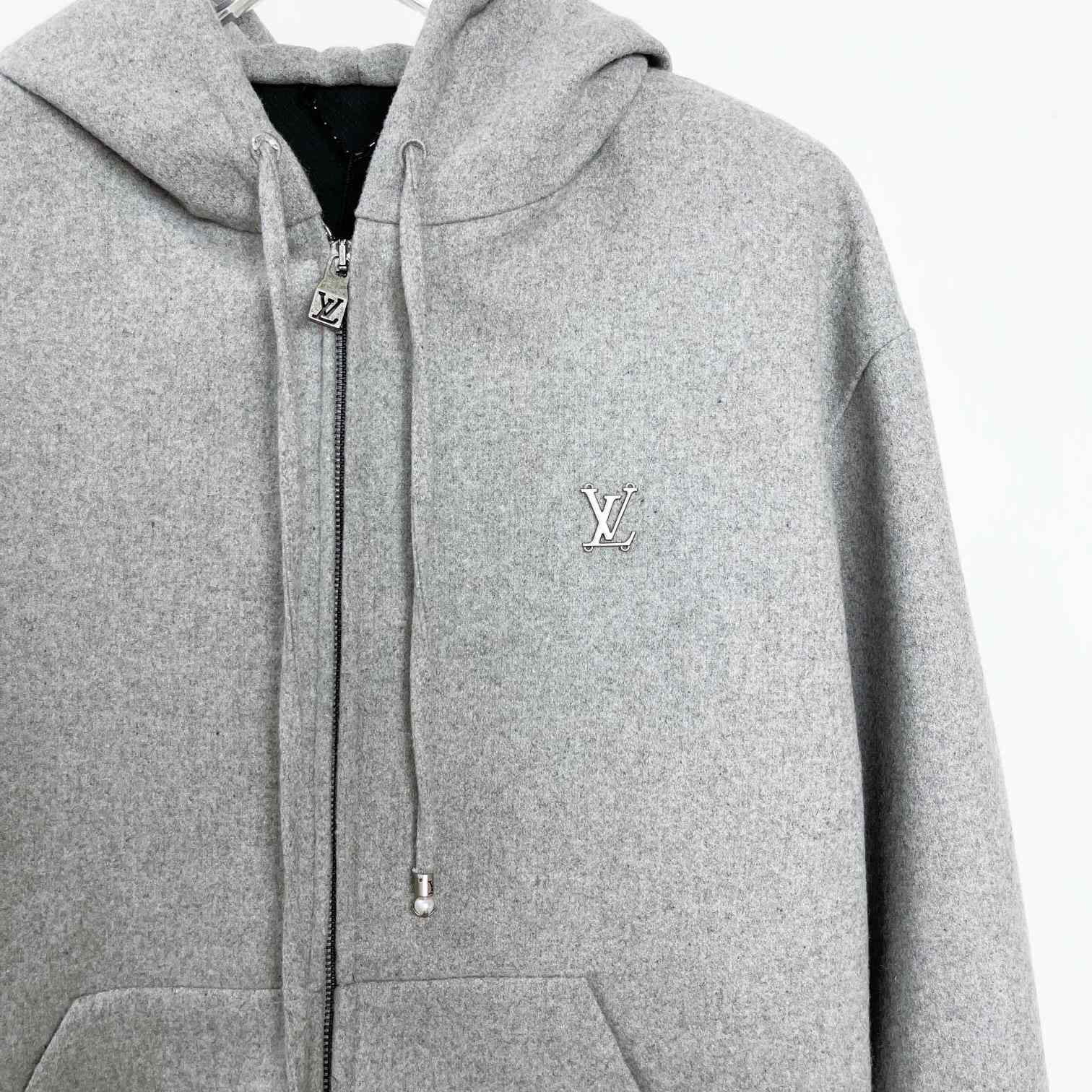 Louis Vuitton Tailored Technical Wool Hooded Blouson     1AFYBT - DesignerGu