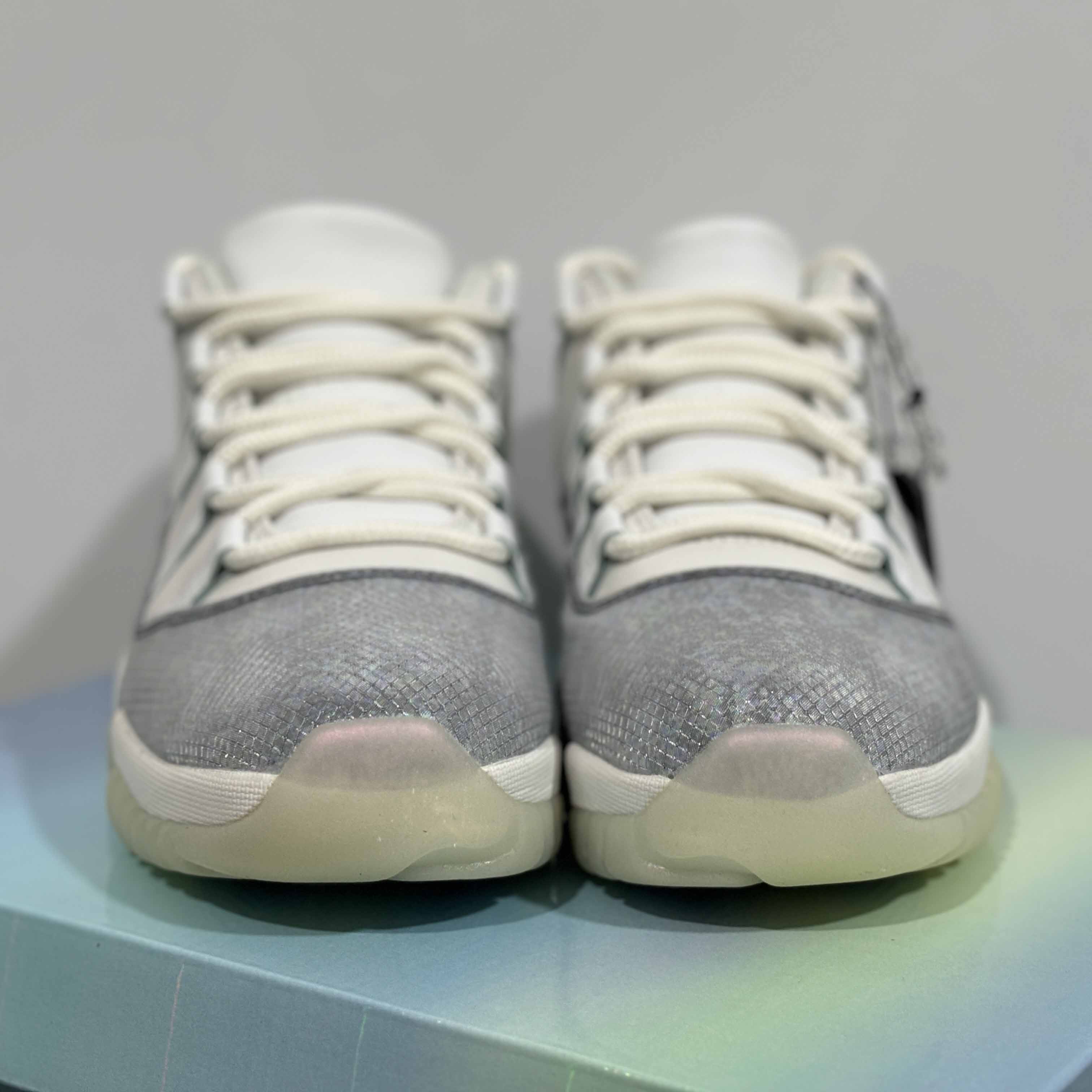 Air Jordan 11 Low Sneaker   HQ7000-001 - DesignerGu