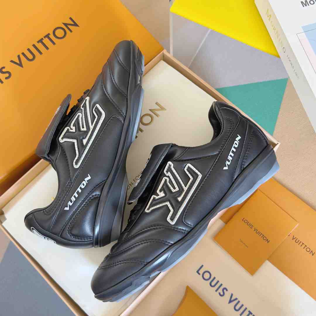 Louis Vuitton LV Footprint Soccer Sneaker   1AHAI1 - DesignerGu