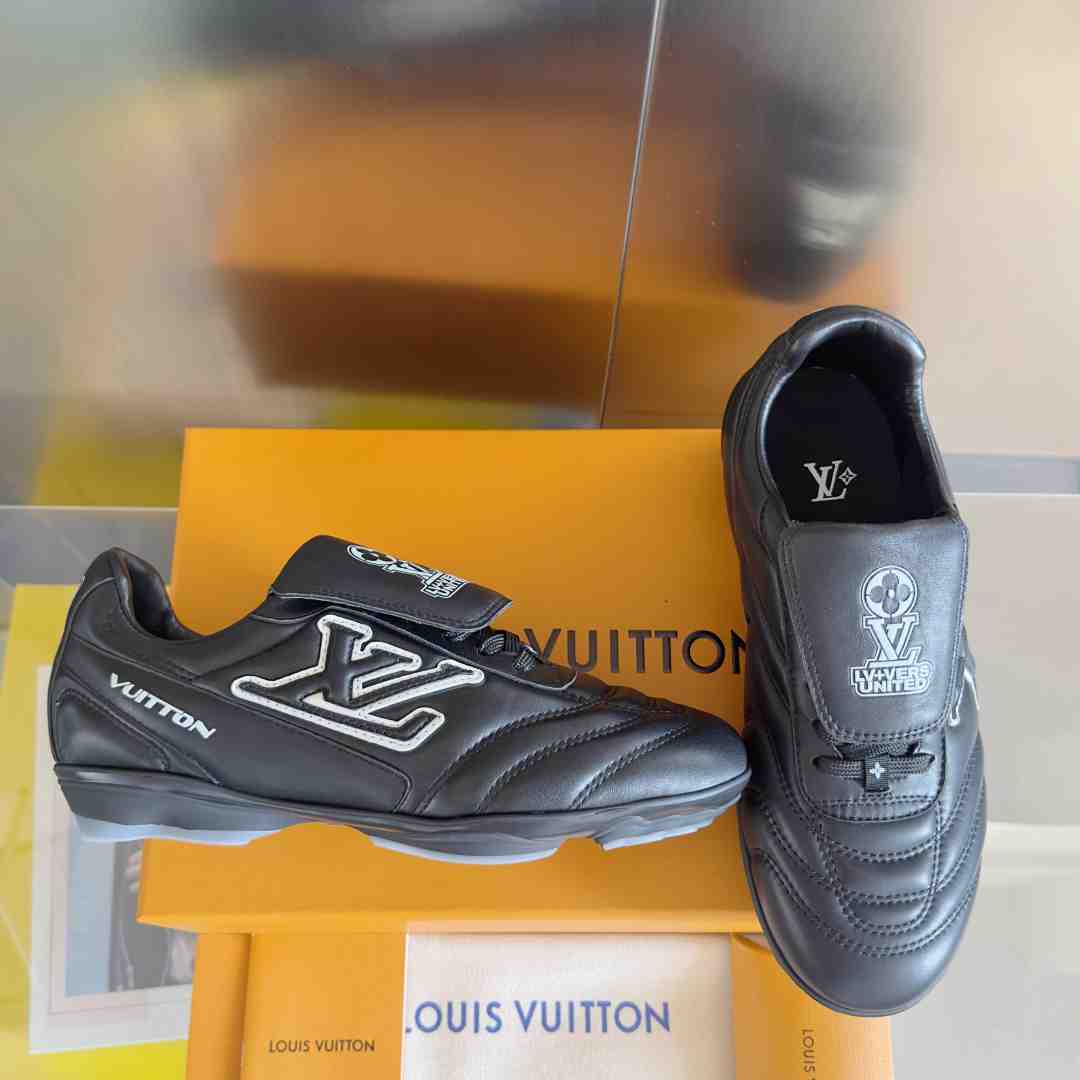 Louis Vuitton LV Footprint Soccer Sneaker   1AHAI1 - DesignerGu