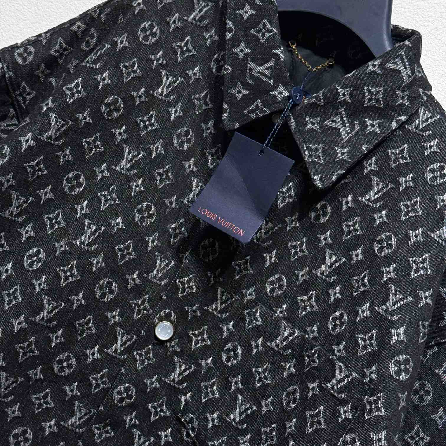 Louis Vuitton Monogram Short-Sleeved Chambray Shirt    - DesignerGu