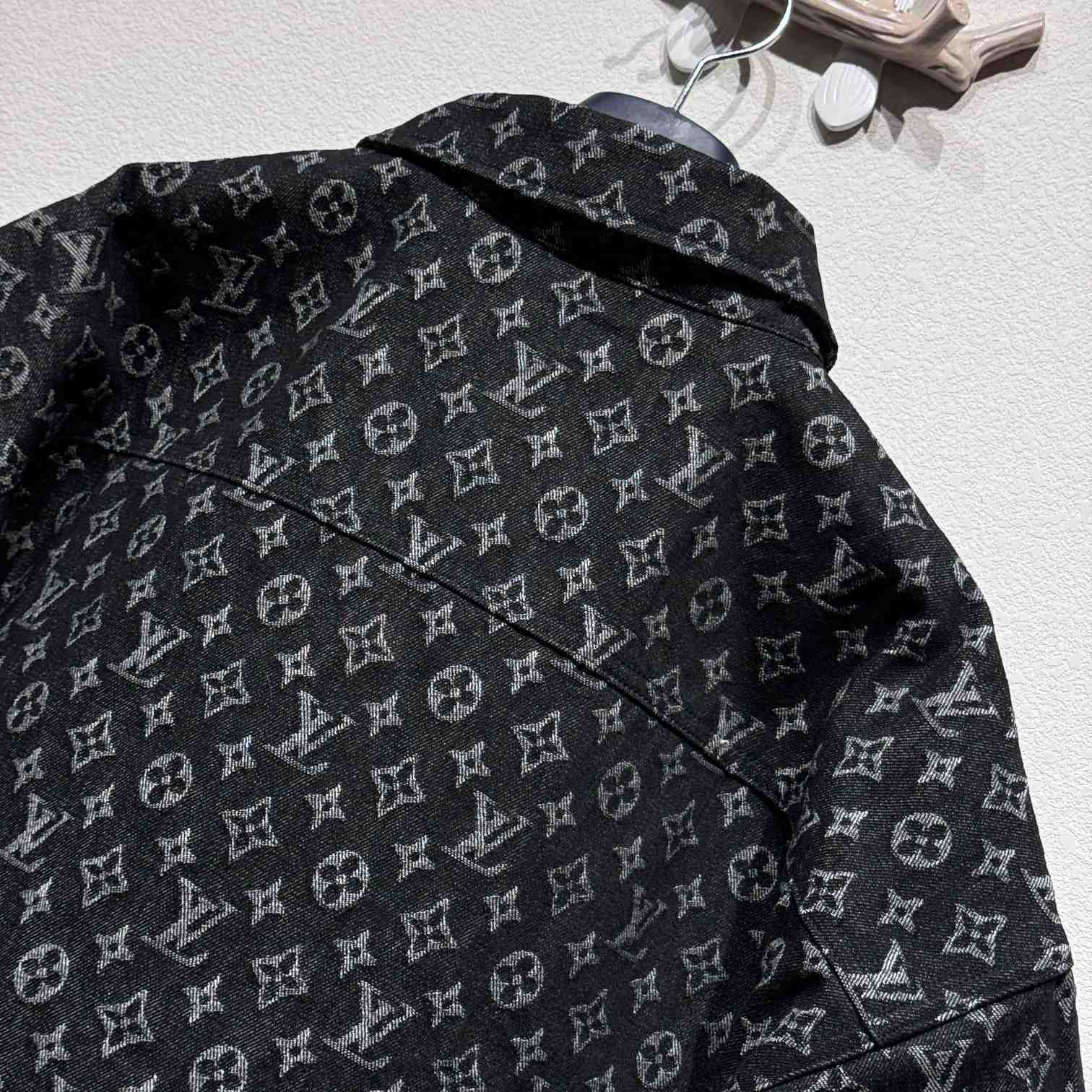 Louis Vuitton Monogram Short-Sleeved Chambray Shirt    - DesignerGu