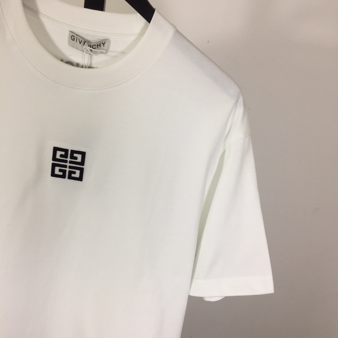 Givenchy 4G T-shirt In Cotton - DesignerGu