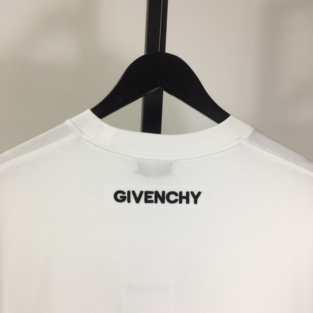 Givenchy 4G T-shirt In Cotton - DesignerGu