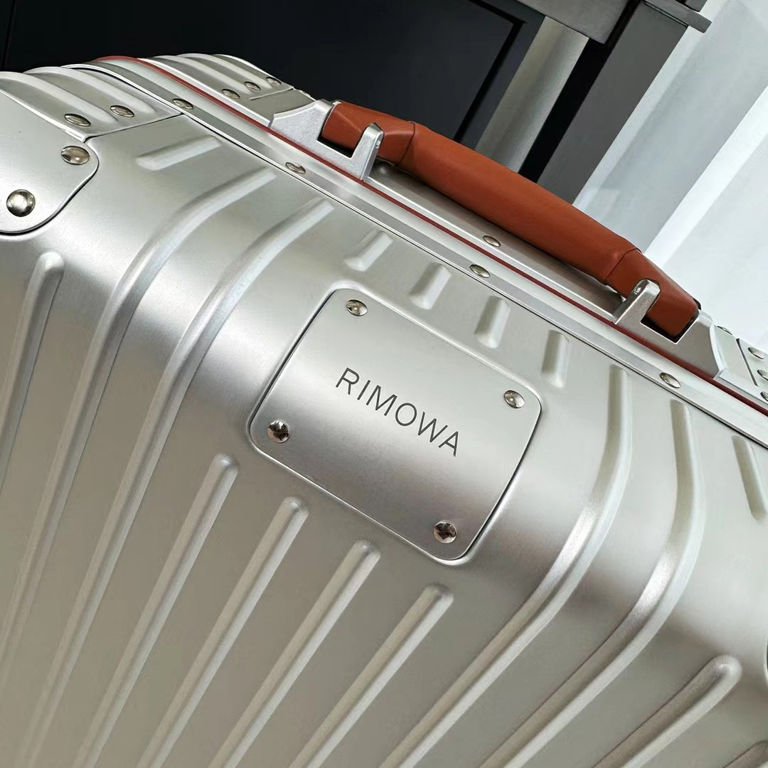 Rimowa Luggage    - DesignerGu