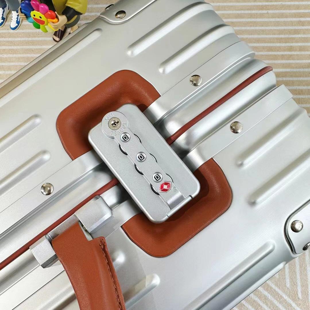 Rimowa Luggage    - DesignerGu