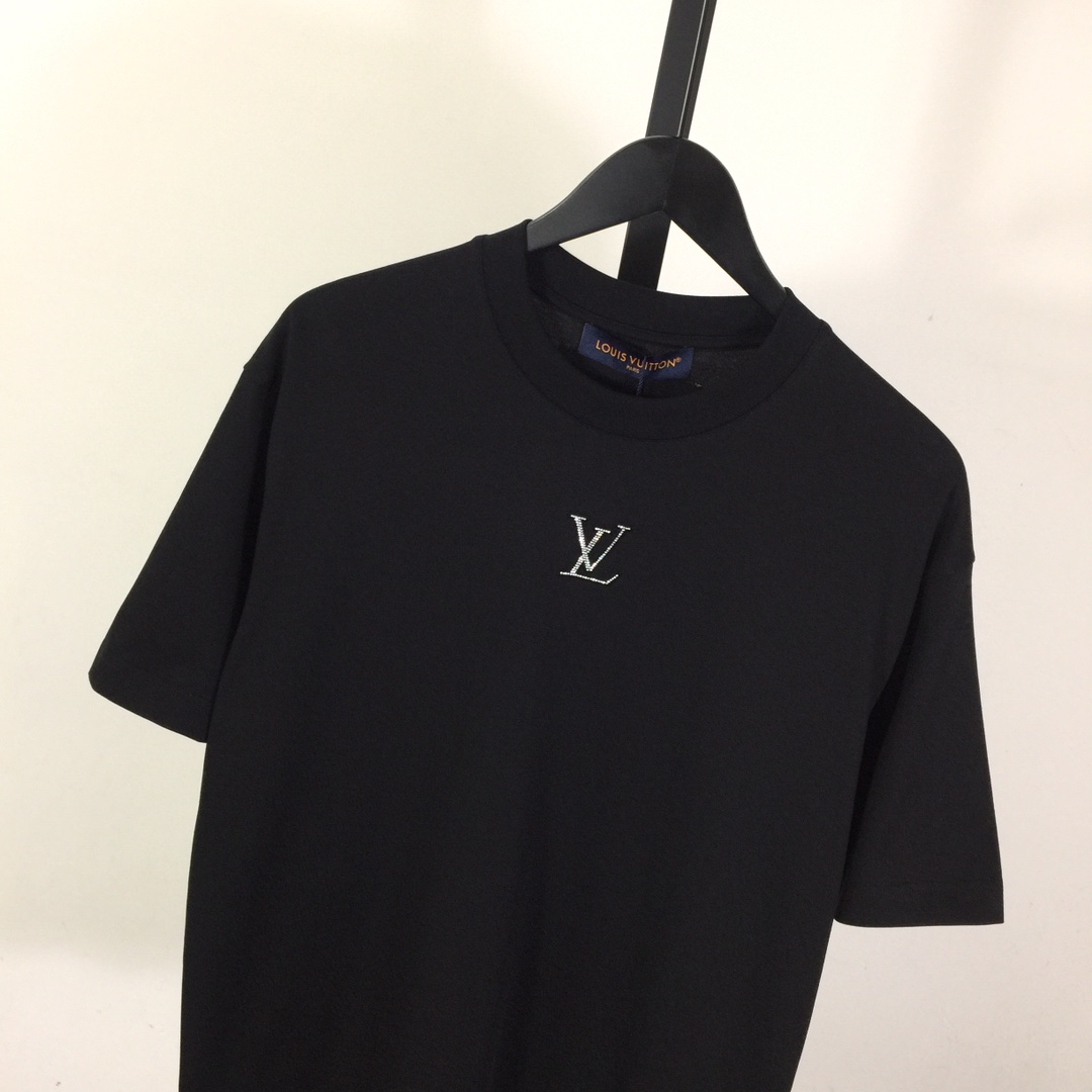 Louis Vuitton Embossed LV T-Shirt - DesignerGu