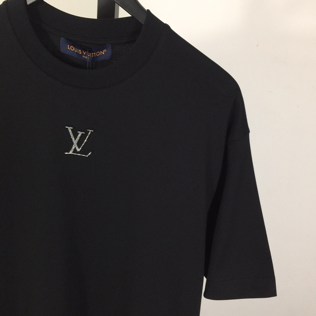 Louis Vuitton Embossed LV T-Shirt - DesignerGu