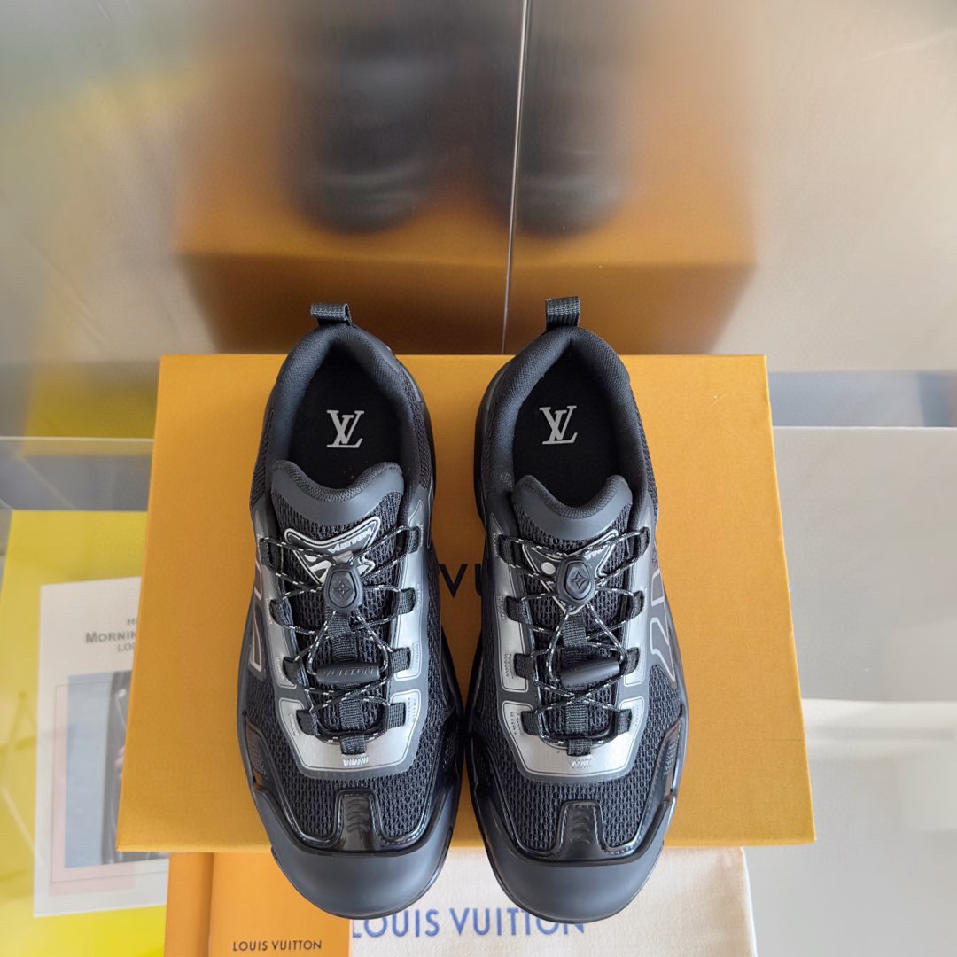 Louis Vuitton LV Runner Tatic Sneaker   1ADGZW - DesignerGu