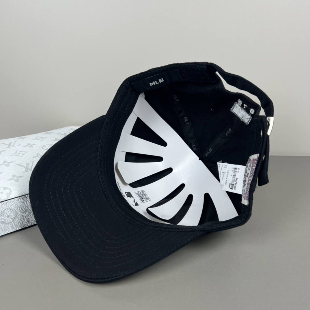 New York Yankees Cap In Black - DesignerGu