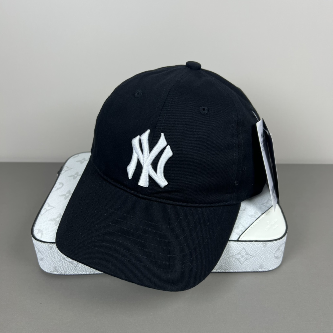 New York Yankees Cap In Black - DesignerGu