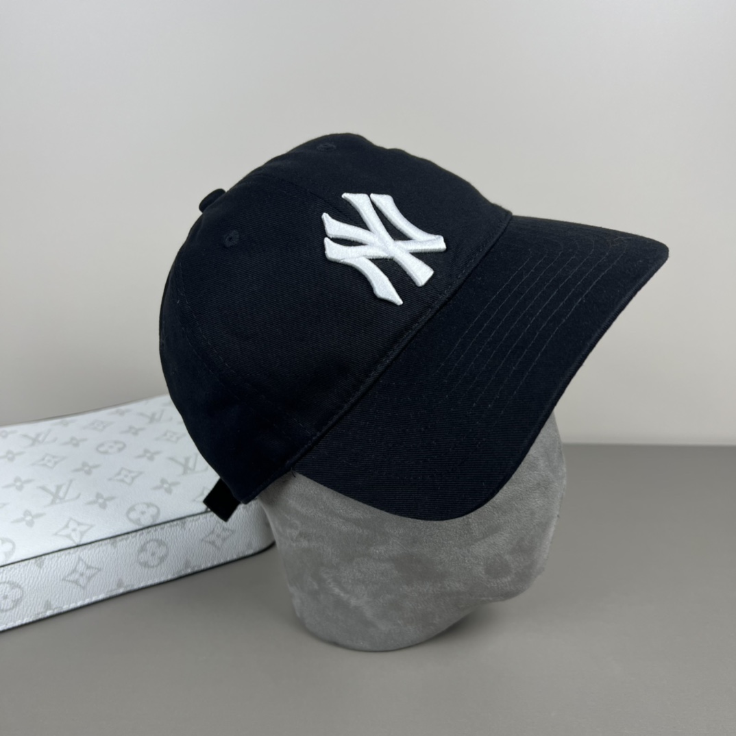 New York Yankees Cap In Black - DesignerGu