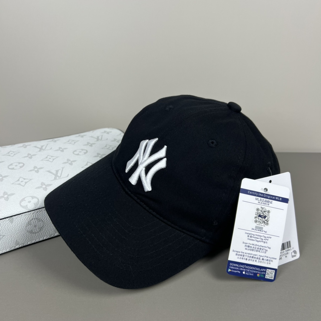 New York Yankees Cap In Black - DesignerGu