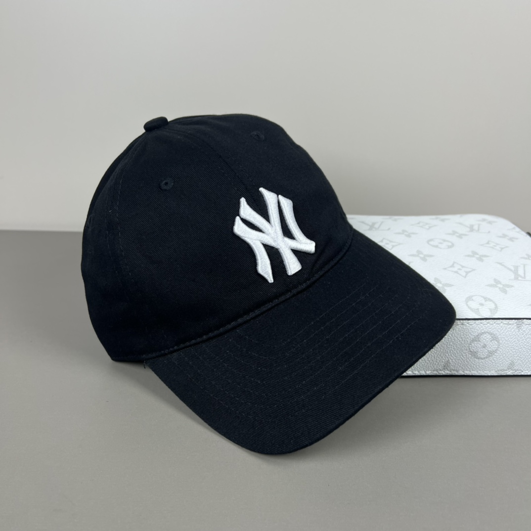 New York Yankees Cap In Black - DesignerGu