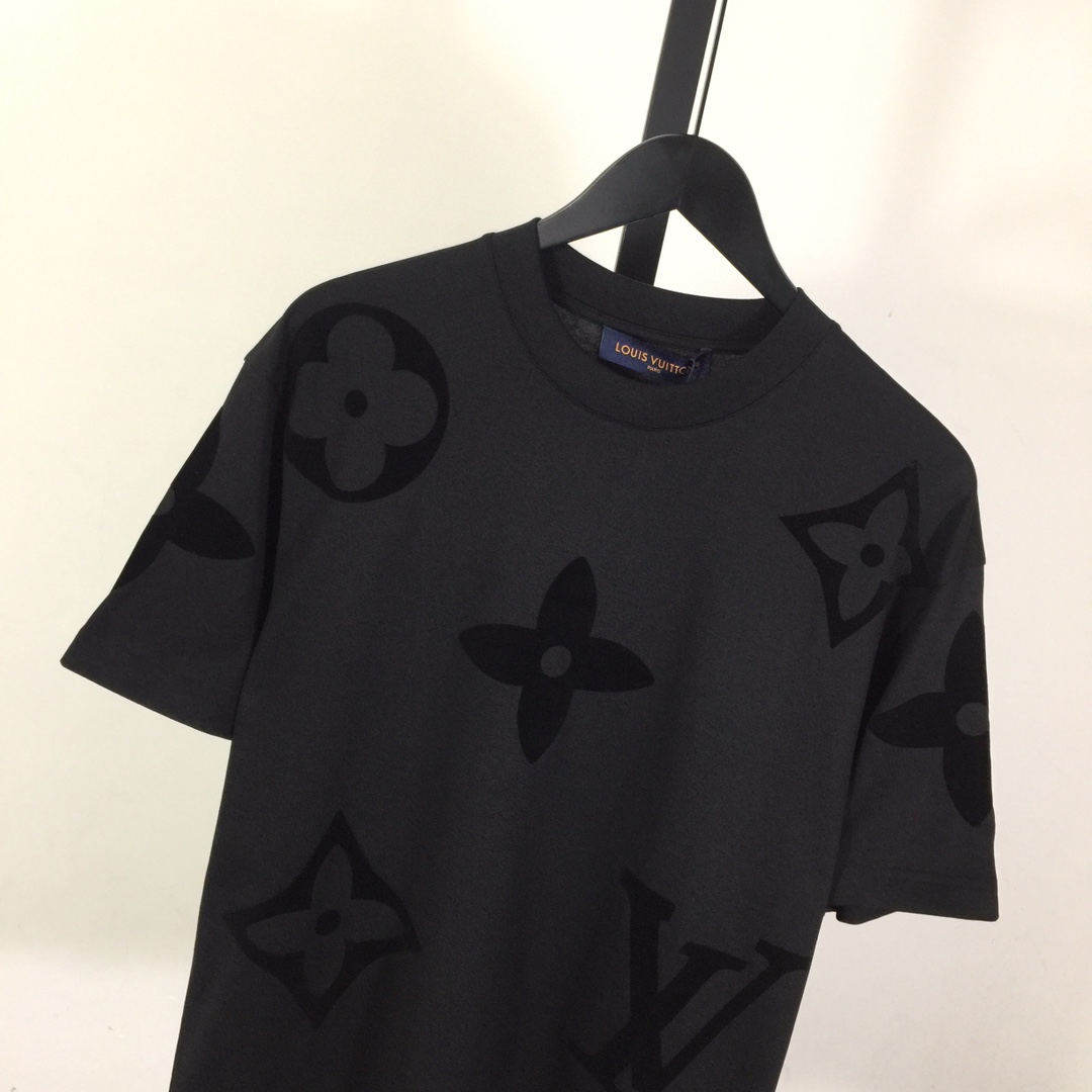 Louis Vuitton Monogram Cotton T-Shirt   1AFYF0 - DesignerGu