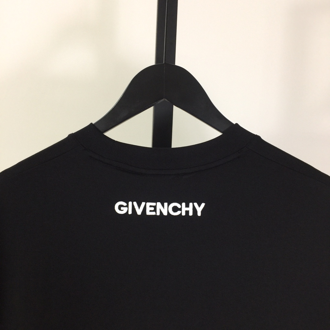 Givenchy 4G T-shirt In Cotton - DesignerGu