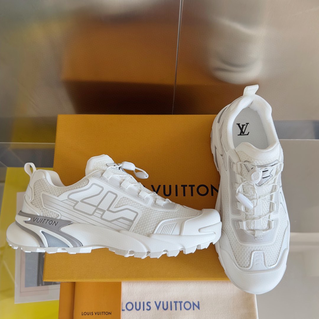 Louis Vuitton LV Runner Tatic Sneaker   1ADGZF - DesignerGu