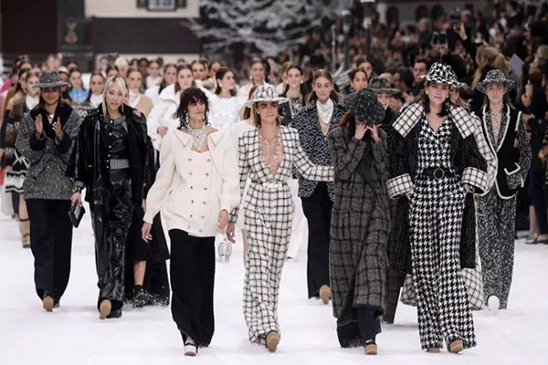 CHANEL Fall/Winter Collection 2019 - DesignerGu